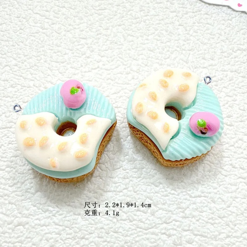 10 قطع من قلادات الراتنج الصغي - مراجعة Resin Craft Supplies وسعره